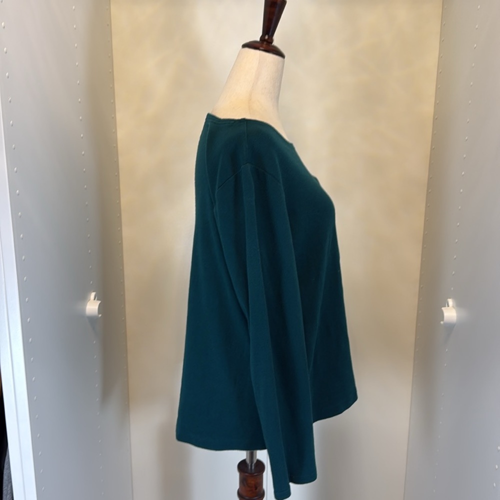 Croft & Barrow The Classic Long Sleeve Tee Green with White and Gold Tree Size M - Picture 3 of 6